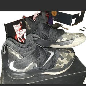NIKE LEBRON SOLDIER XII SFG SIze 10.5
